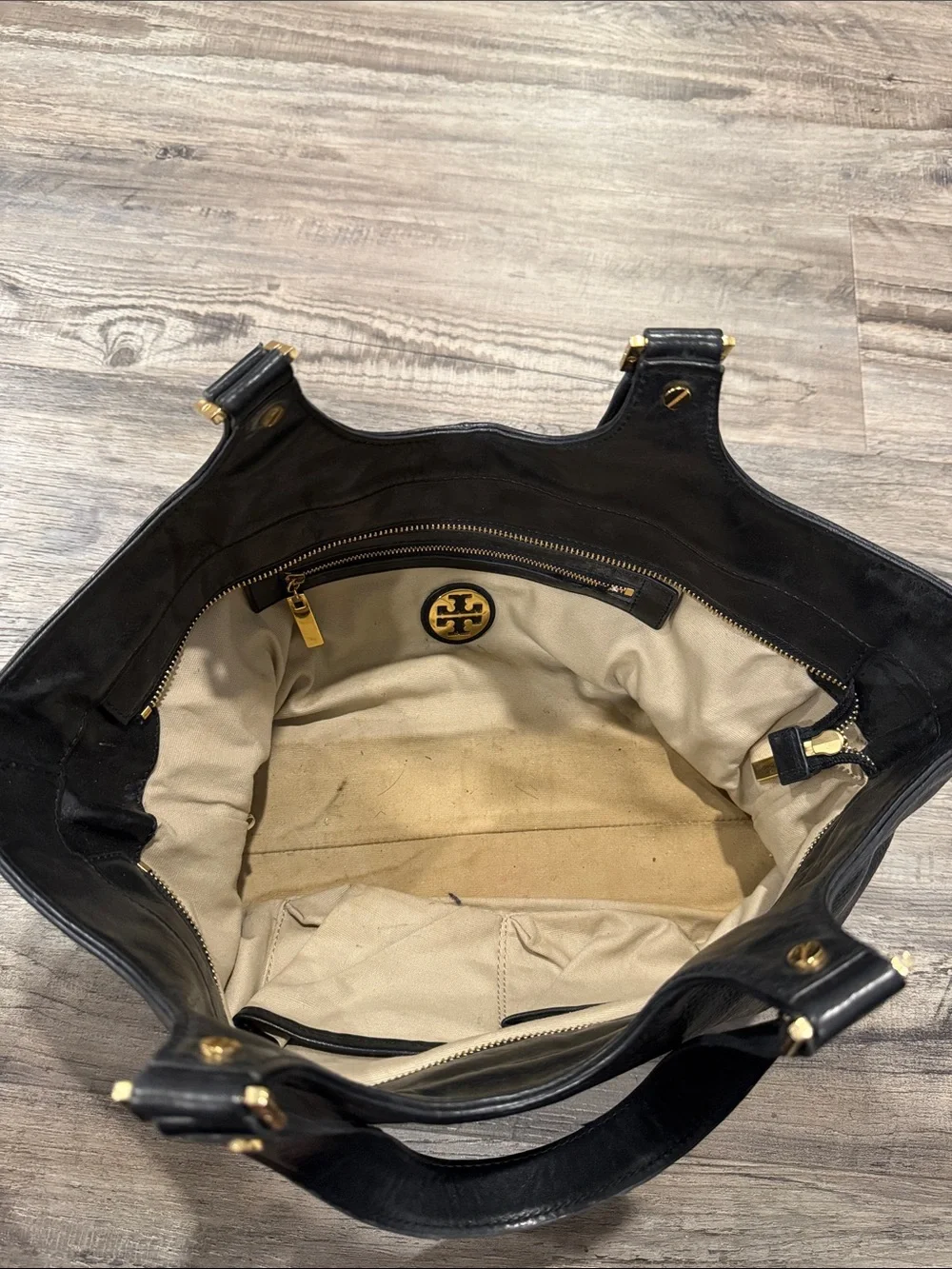 Tory Burch Bombe Black Leather Tote Bag